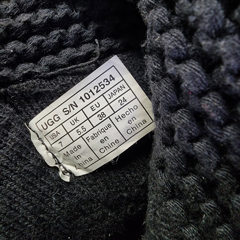 UGG AUSTRALIA Shaina Sweater Cuff Black Knit and Button Boots 7 - Picture 15 of 16